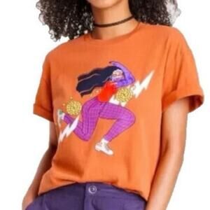 GOLDEN HOUR X Dia Pacheco Agapita
Urban Outfitters Graphic T-Shirt - Sz L - NWT